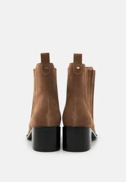 Bons baisers Ava Sale